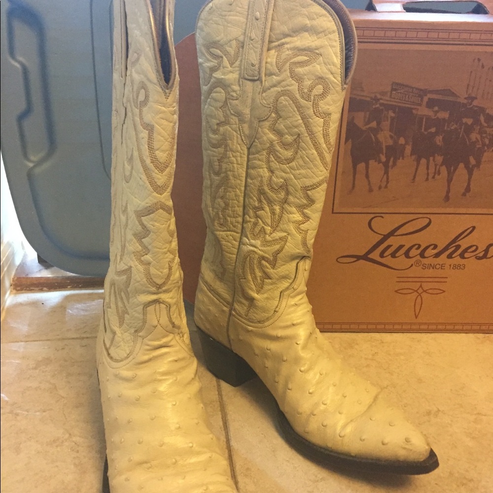 Women’s Lucchese ostrich cowboy boots size 8
